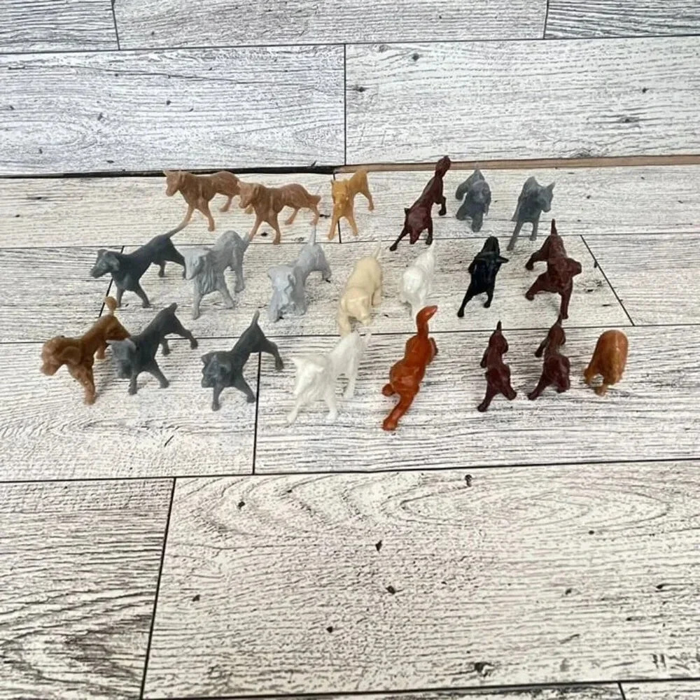 VTG Vintage Lot Of 21 Miniatures Plastic Animals 19 Dogs-1 Cat-1 Horse